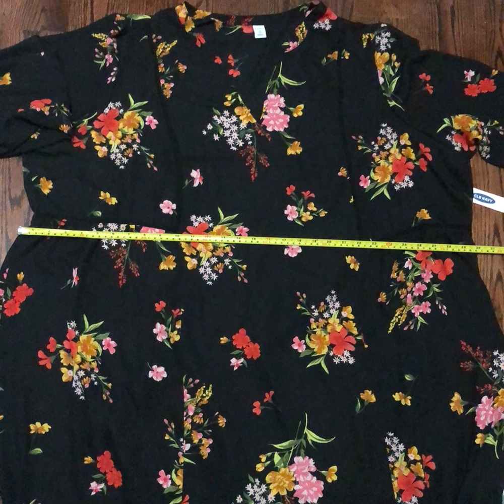 Old Navy Georgette Plus-Size Swing Dress - Picture 3 of 4